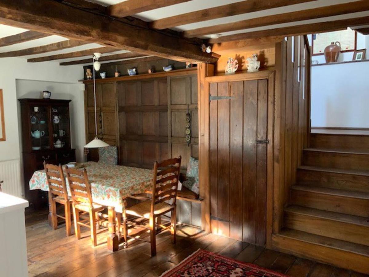 Pass The Keys Magical Period House In The Heart Of Лудлоу Экстерьер фото